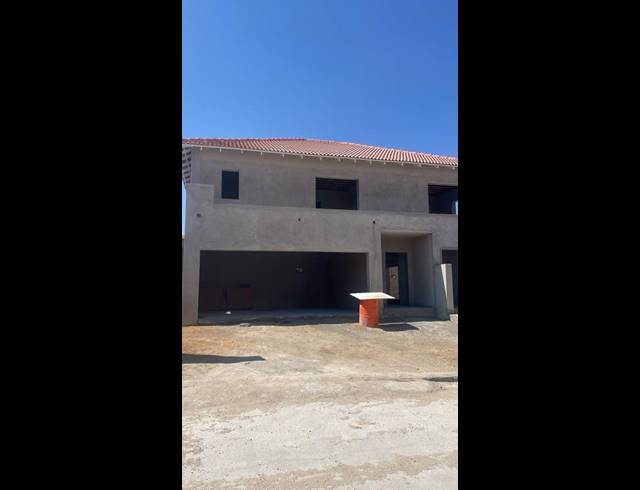 4 BEDROOM HOUSE FOR SALE IN FOURWAYS